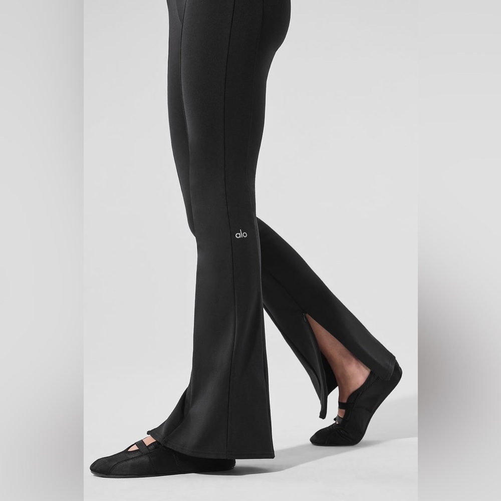 ALO High Waist Zip It Flair EUC Black - Picture 7 of 16